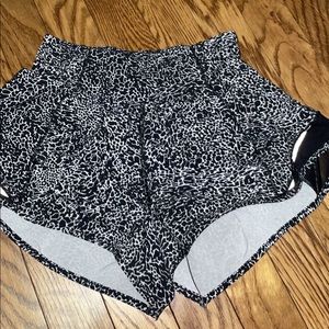 Lululemon Hotty-Hot Short 2.5 in